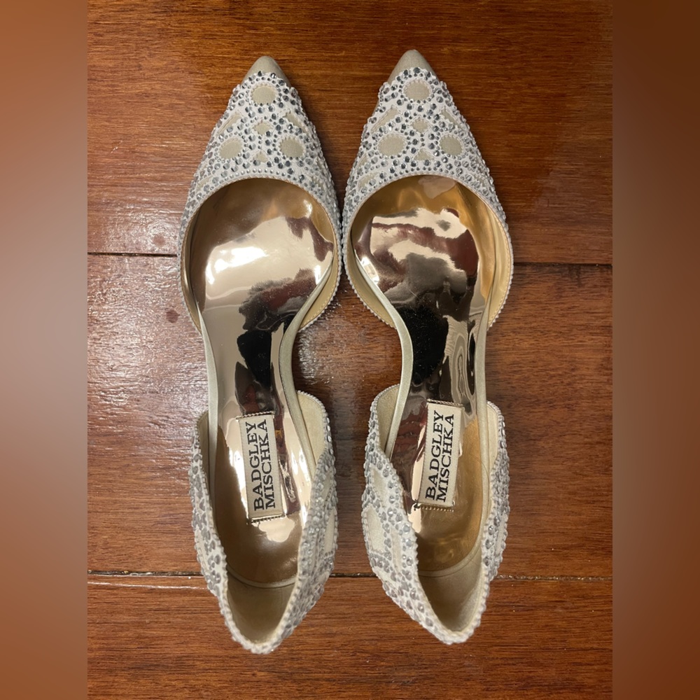 Badgley Mischka Ginny Ivory Satin Heel Size 7.5 or 8 Wedding Shoe